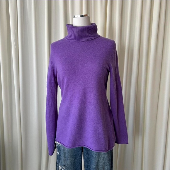 Vintage Lord & Taylor 100% Cashmere Turtle Neck in Purple size Large. - Picture 2 of 7